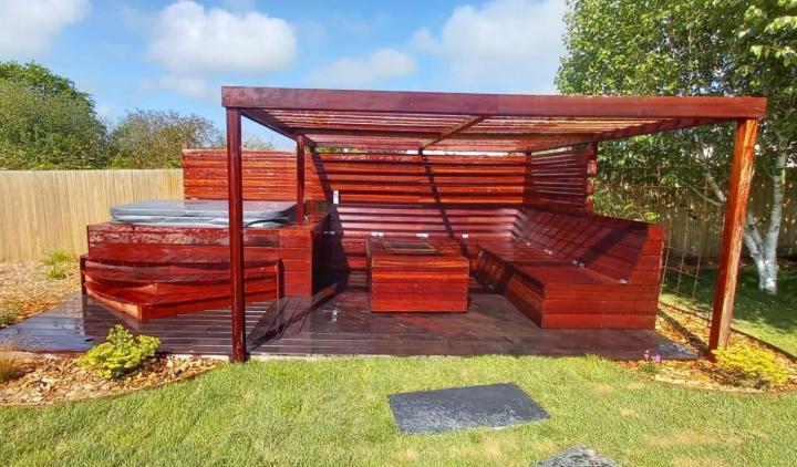 Terrasse et bain nordique Granville